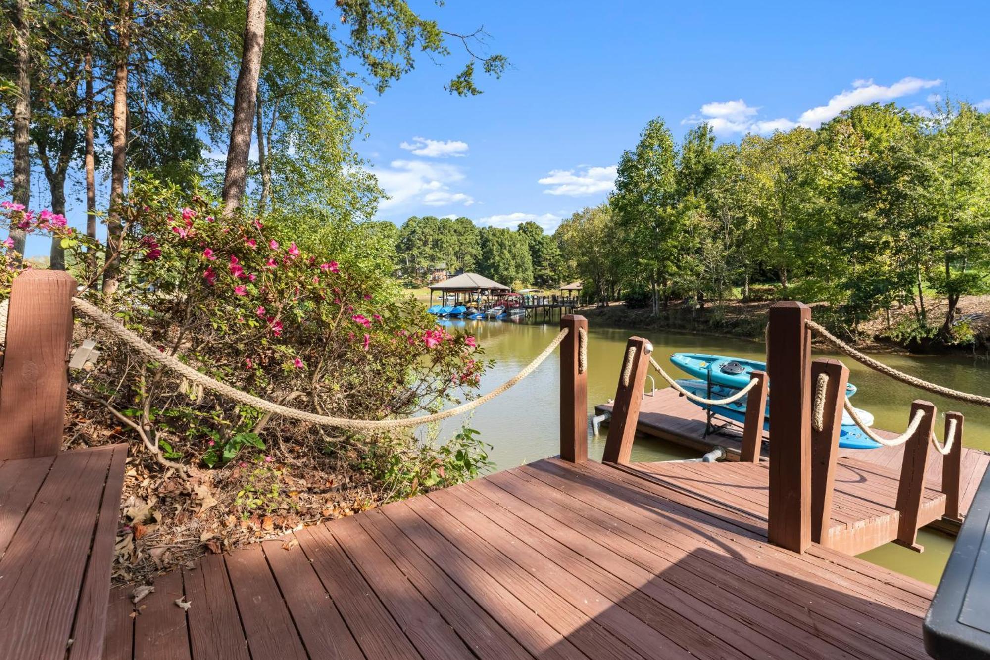 Lakeside Landing By Avantstay Private Dock มัวร์สวิลล์ ภายนอก รูปภาพ